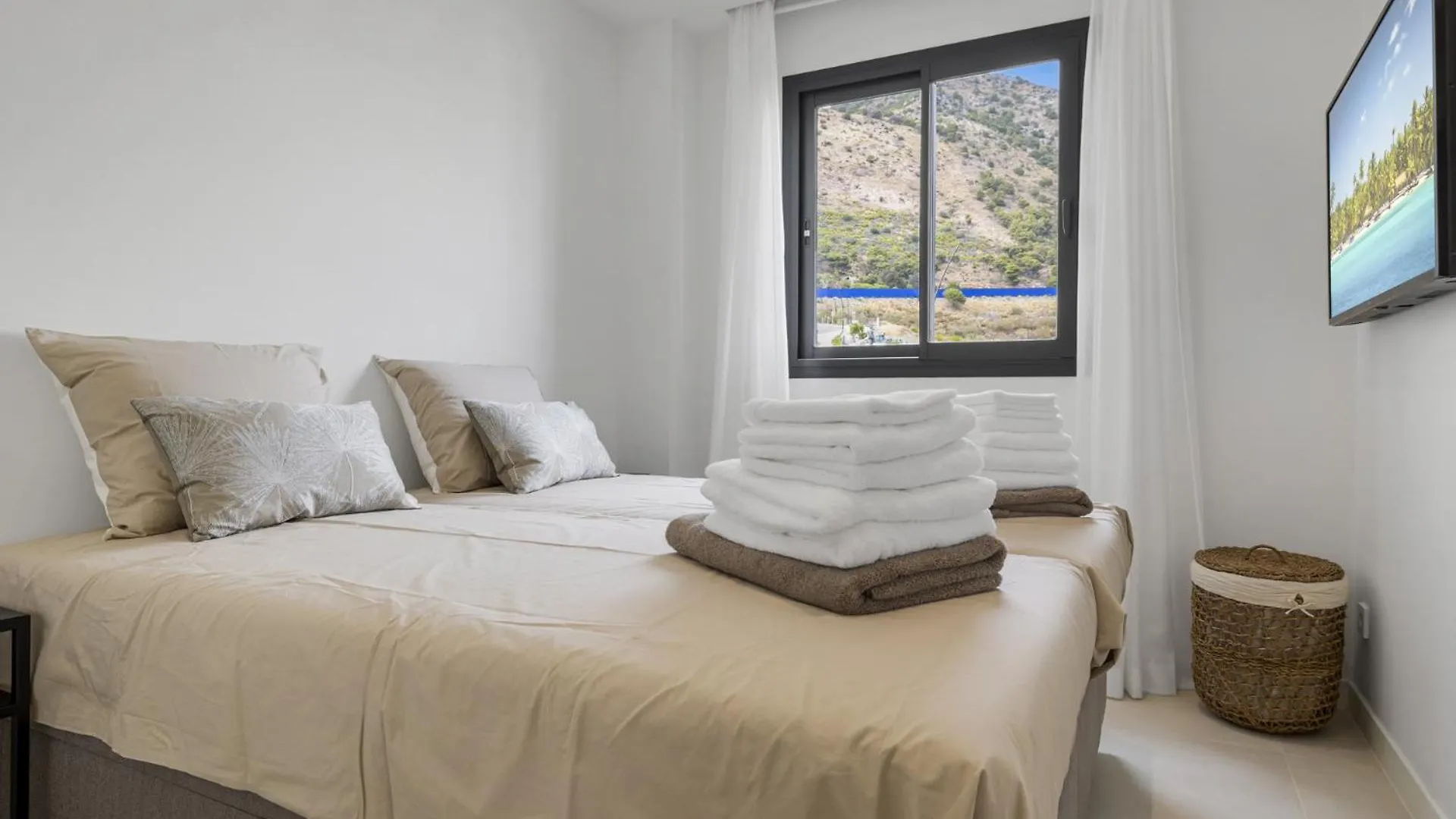 Vivi Homes - Coral Apartment With Sea Views & Pool Fuengirola 0*,