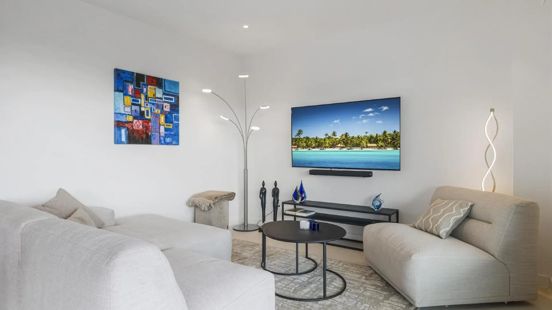 Vivi Homes - Coral Apartment With Sea Views & Pool Fuengirola 0*,  Spain