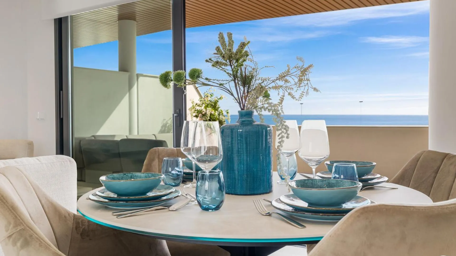 Vivi Homes - Coral Apartment With Sea Views & Pool Fuengirola