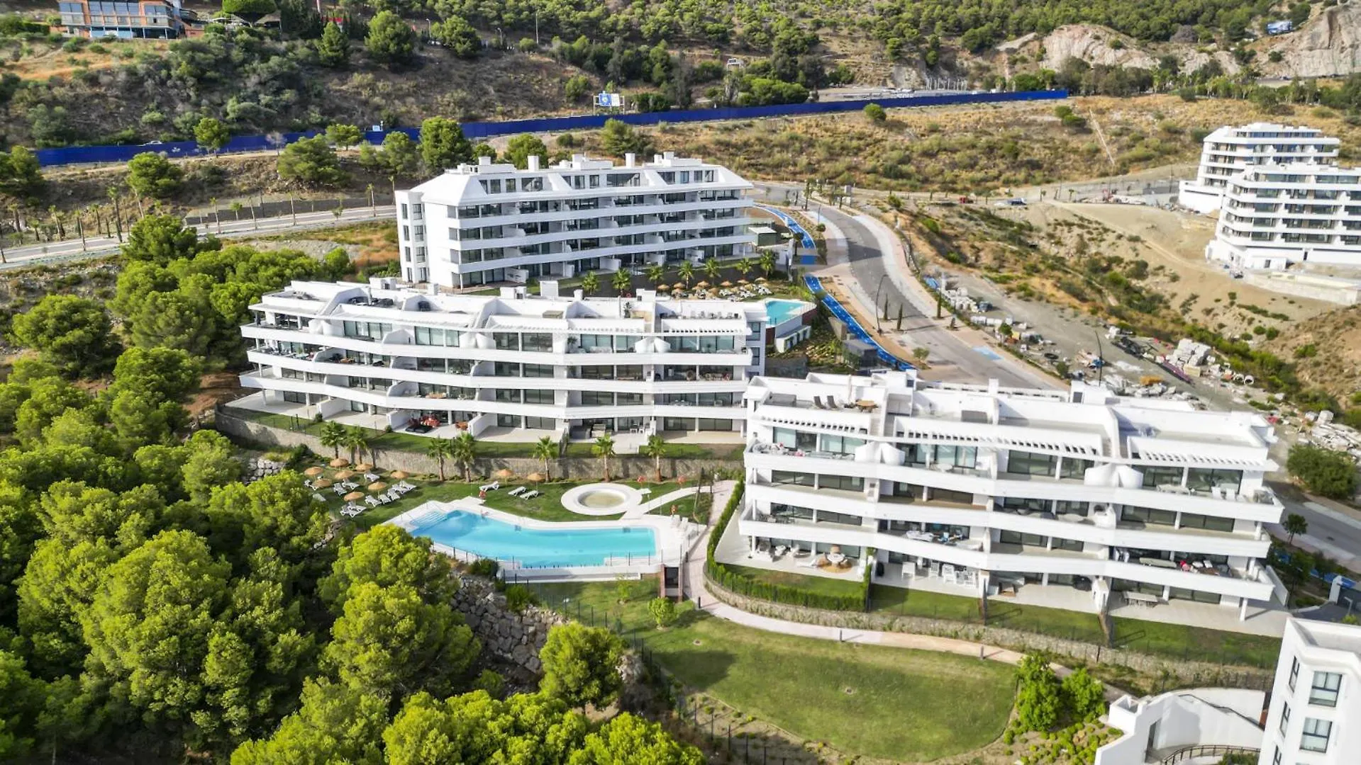 Vivi Homes - Coral Apartment With Sea Views & Pool Fuengirola Spain