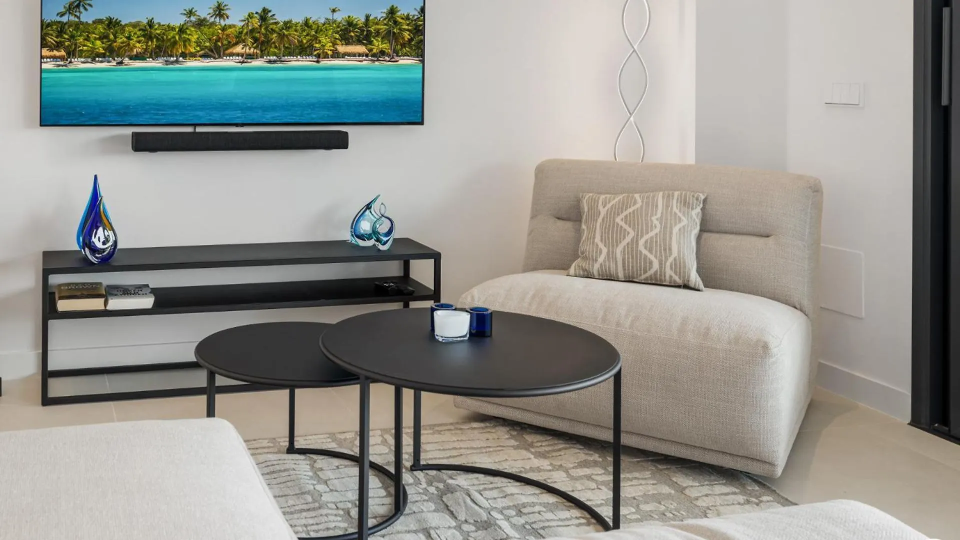 Vivi Homes - Coral Apartment With Sea Views & Pool Fuengirola Spain