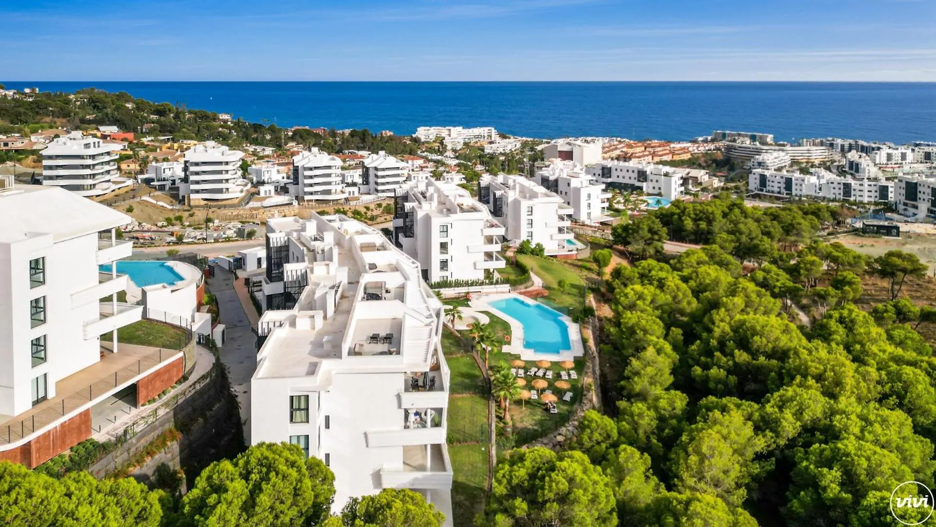Vivi Homes - Coral Apartment With Sea Views & Pool Fuengirola