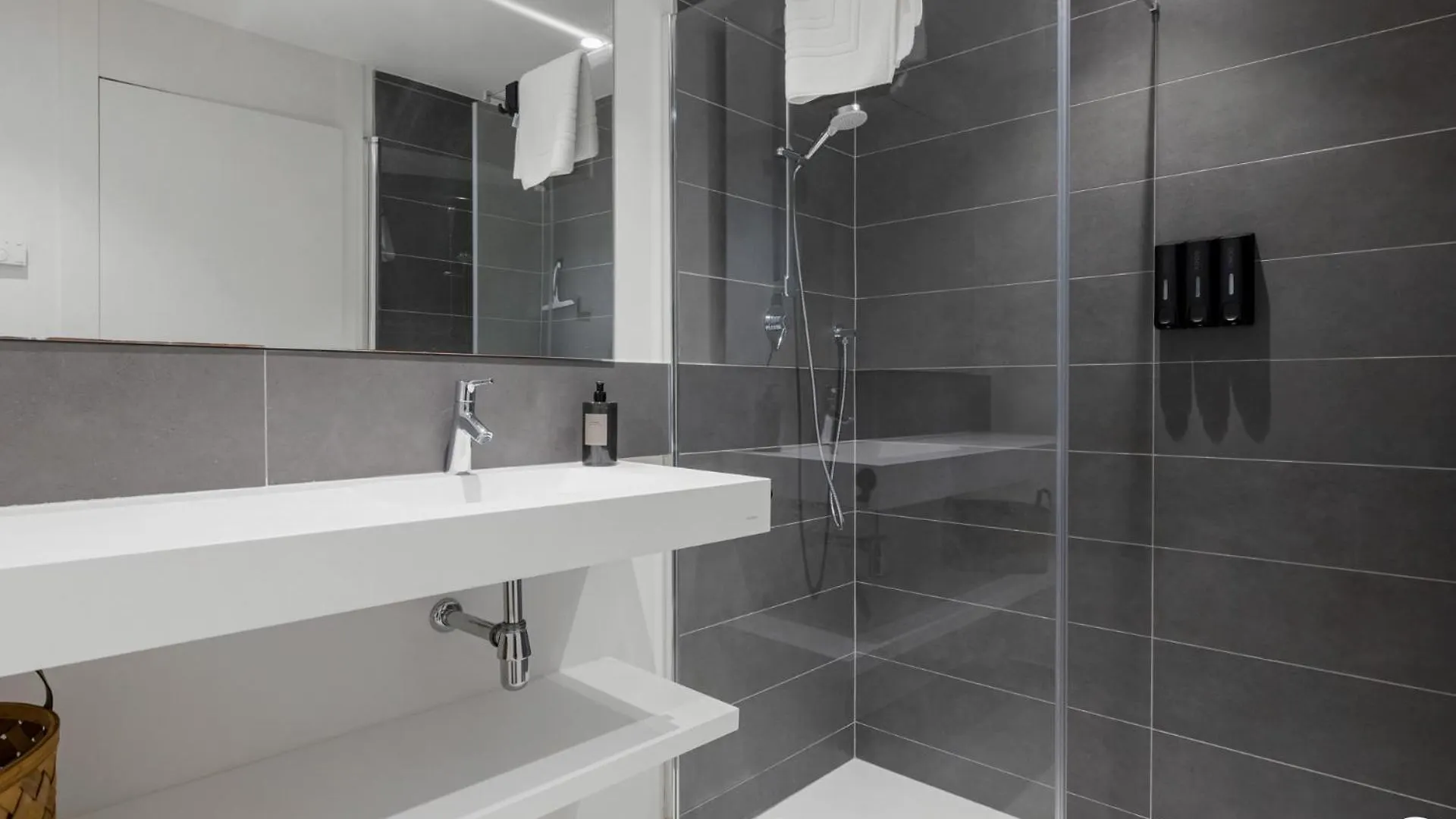 Vivi Homes - Coral Apartment With Sea Views & Pool Fuengirola